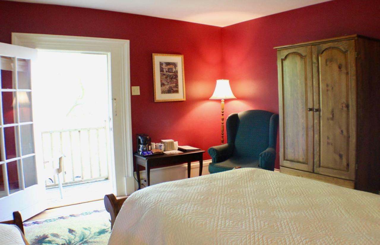 Evangeline Inn & Motel Grand-Pre ภายนอก รูปภาพ