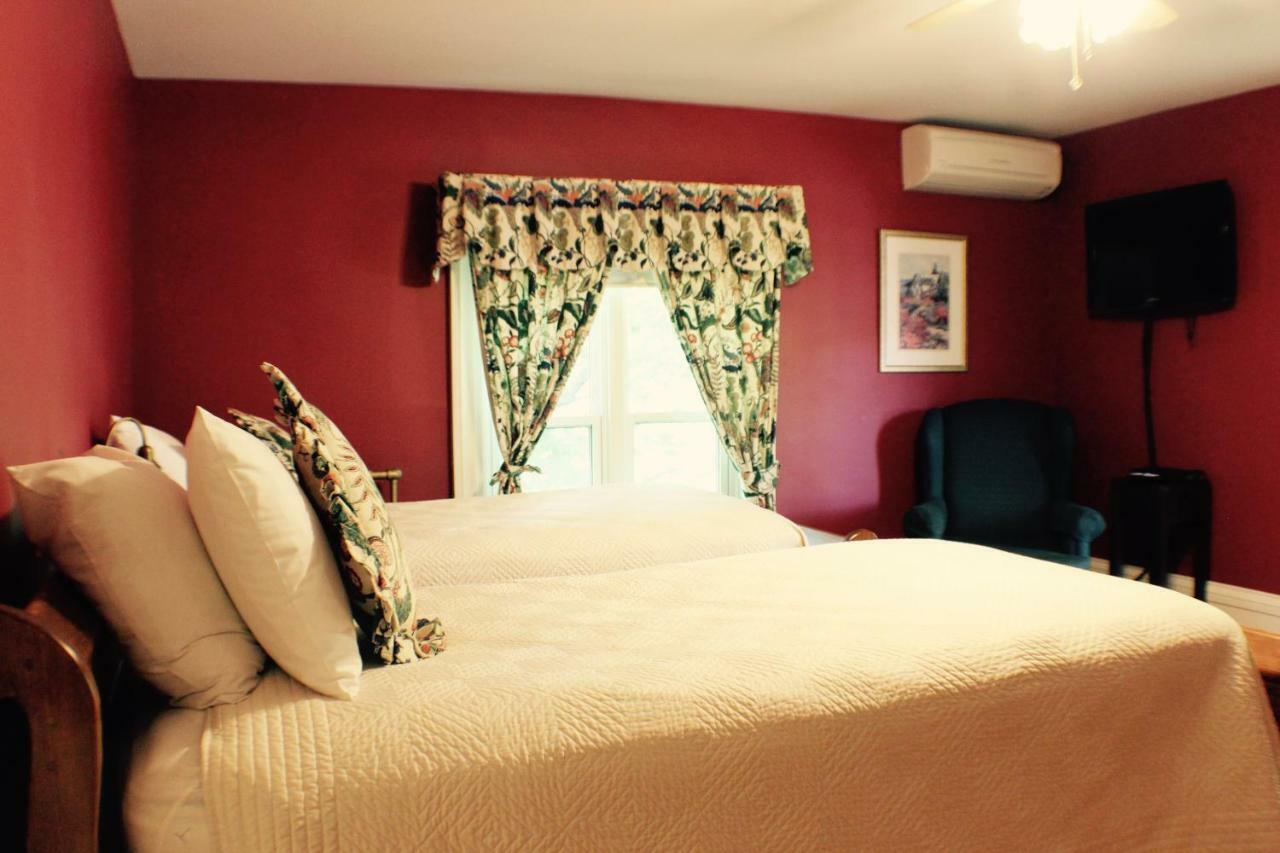 Evangeline Inn & Motel Grand-Pre ภายนอก รูปภาพ