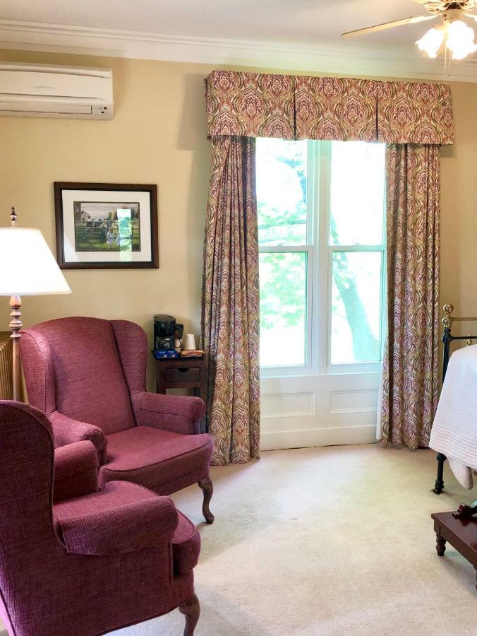 Evangeline Inn & Motel Grand-Pre ภายนอก รูปภาพ